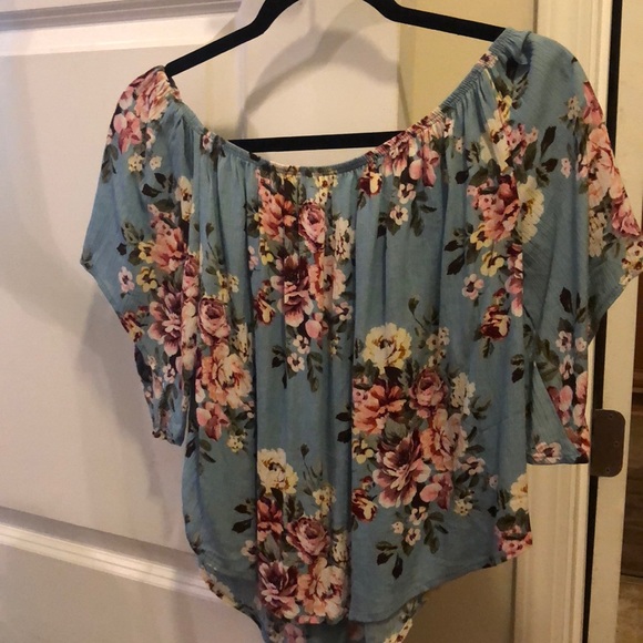 Blue floral women’s top - Picture 3 of 3